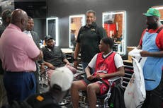 En una barbería de Filadelfia, hombres negros debaten su pasado y futuro político