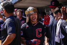 Guardianes ganan 9-2 y se acercan a medio juego de los líderes divisionales Medias Blancas