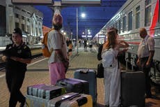 Los rusos siguen huyendo al extranjero por temor a nueva movilización y pérdida de libertad