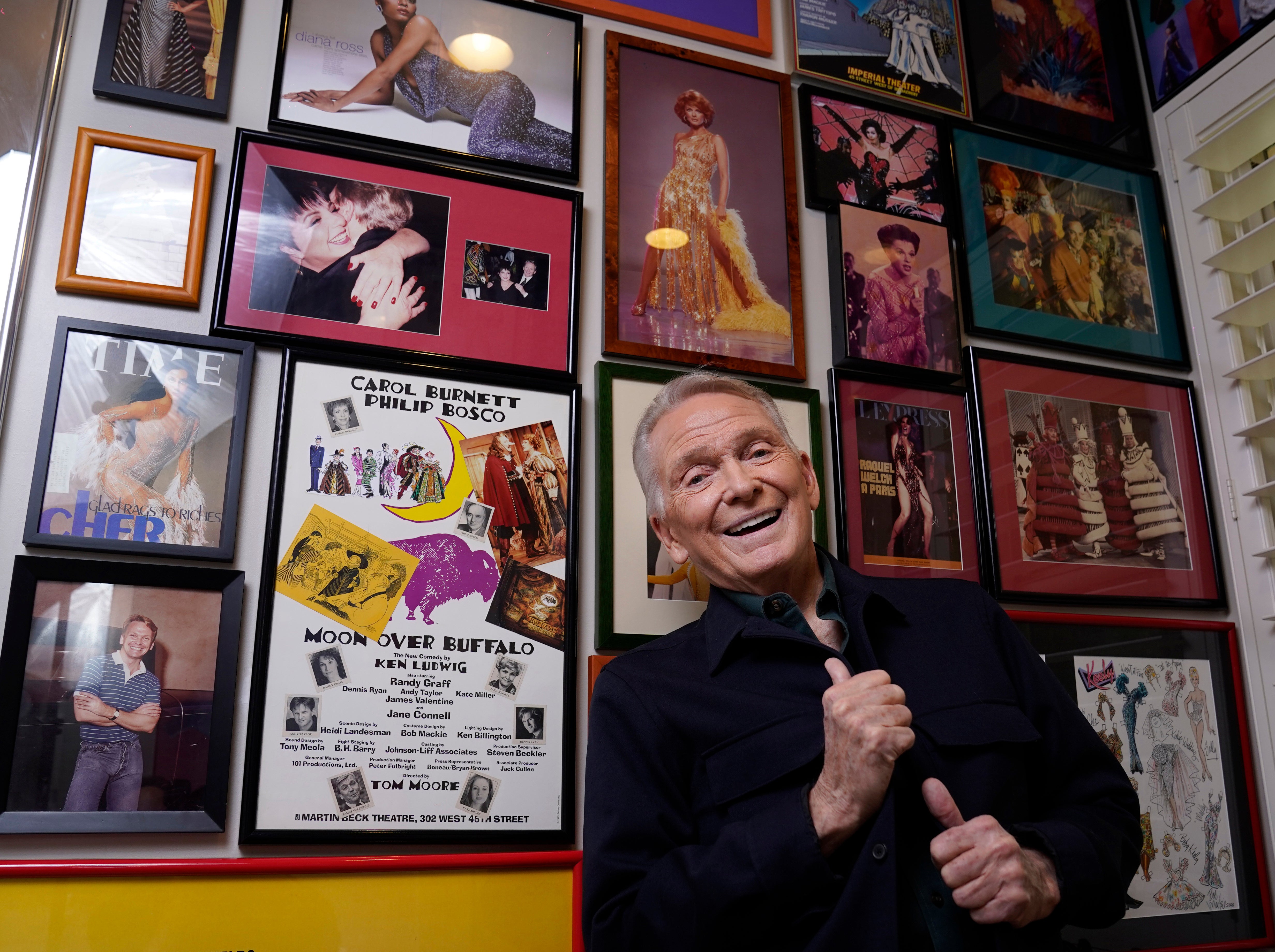 MODA-BOB MACKIE-DECESO