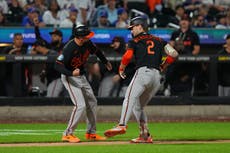 Un jonrón tardío de Gunnar Henderson hunde a los Mets y da a Orioles un 2-1 en Citi Field