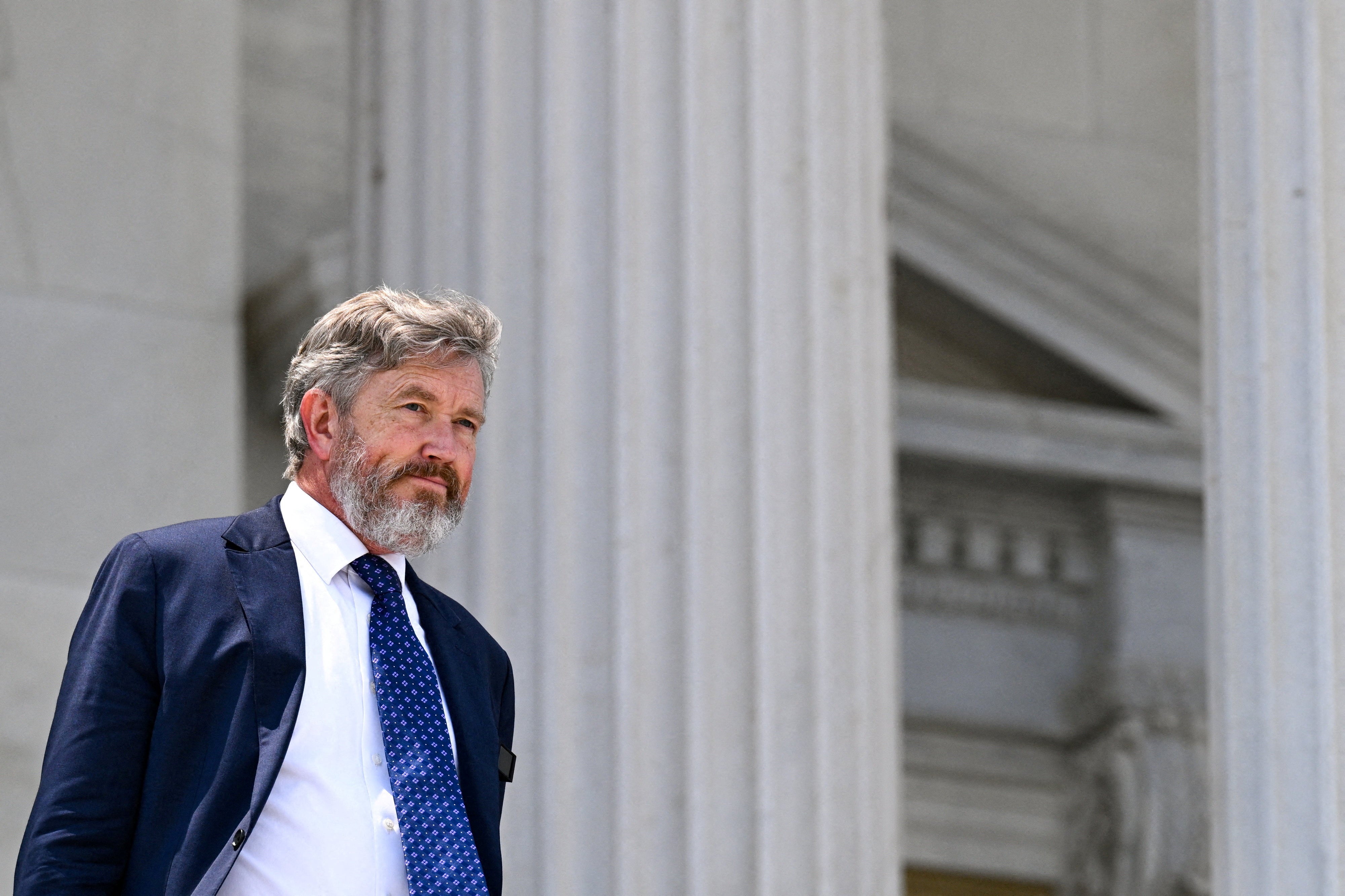 El diputado republicano por Kentucky, Thomas Massie, presentó el martes una resolución para iniciar un proceso de destitución contra el secretario de Defensa, Pete Hegseth, lo que obliga a la Cámara de Representantes de EE. UU. a someterla a votación en un plazo de dos días