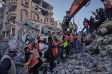 Derrumbe mata a 19 en Gaza mientras palestinos siguen en condiciones precarias durante la tregua
