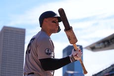 Yankees sacan a Aaron Judge por un emergente en el 6to ante Twins por tirantez en la pierna