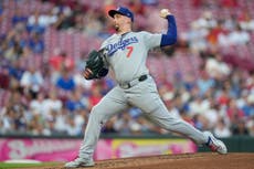 El zurdo Blake Snell sale después de una entrada con los Dodgers por tirón en la ingle