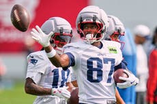 Receptores de Patriots dicen estar listos para dar un paso al frente sin el lesionado A.J. Brown