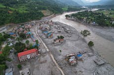 El cambio climático hizo más probable el mortal colapso de glaciar y rocas en Nepal, según análisis