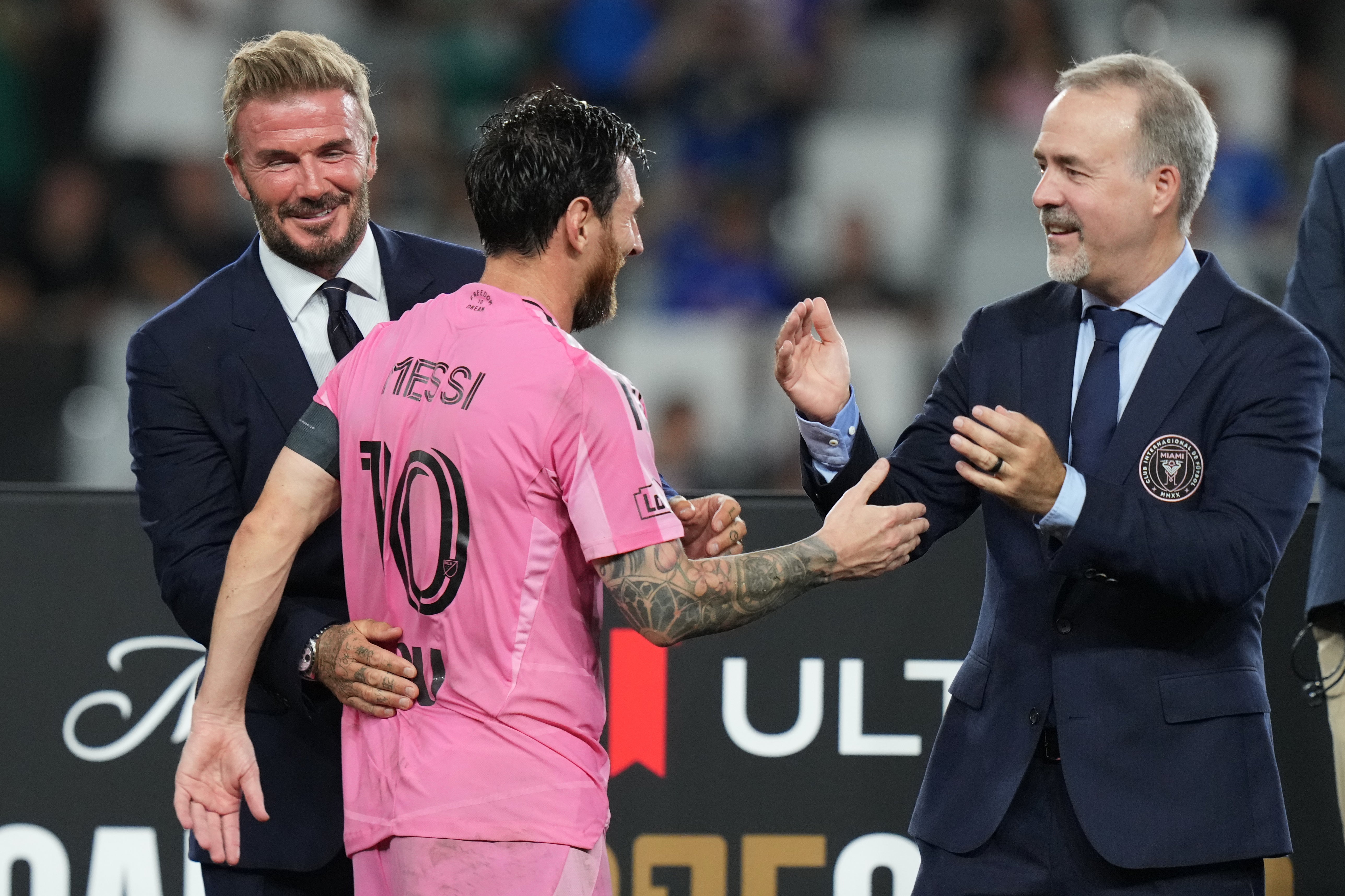 Video muestra a Messi señalando al comisionado de la MLS Don Garber tras partido