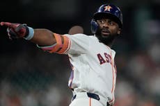 Alvarez conecta jonrón 40 y Astros vencen 6-2 a Reales para mantener liderato del Oeste de la LA