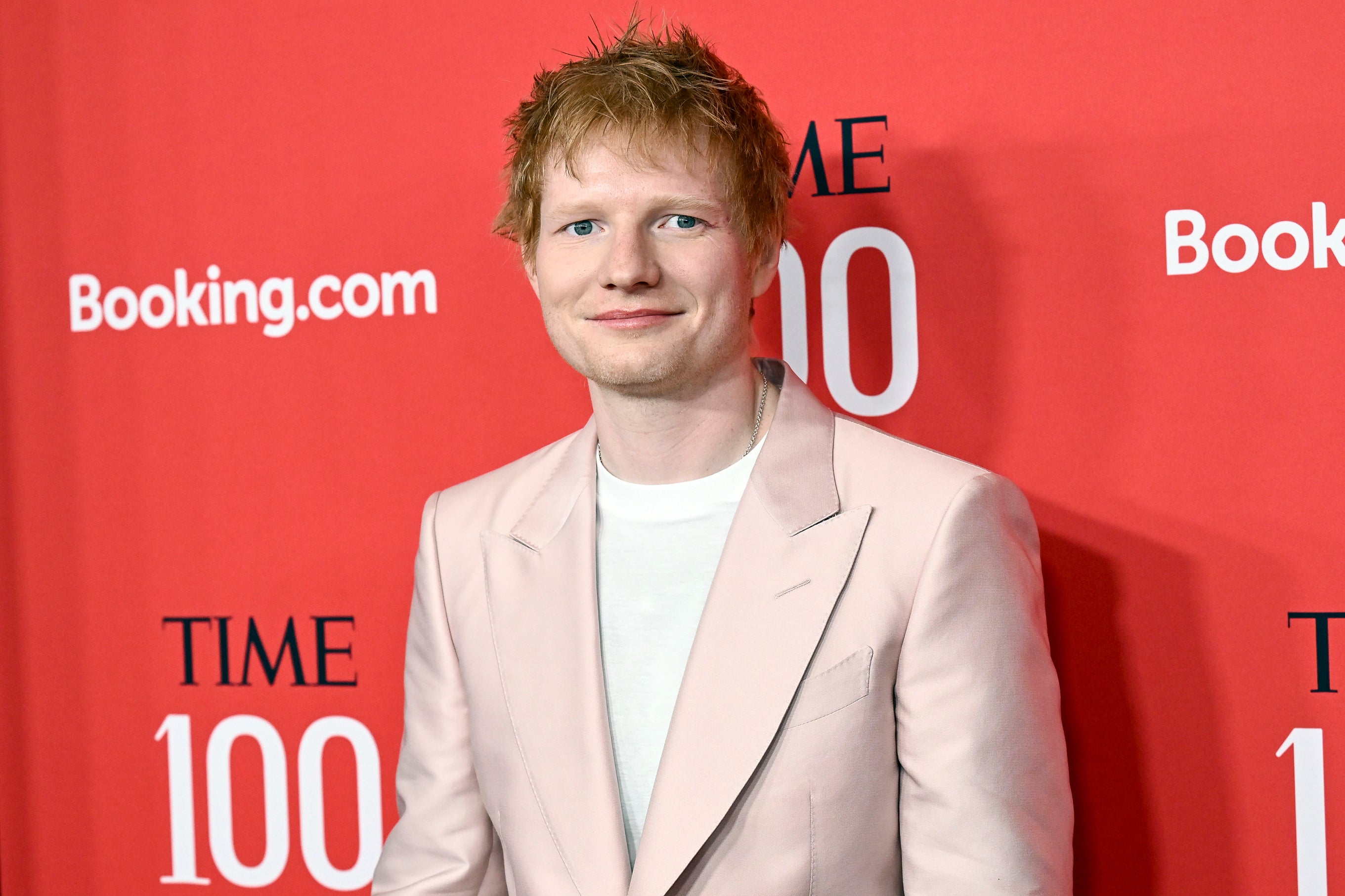 Ed Sheeran se emocionó hasta las lágrimas mientras se dirigía al público en Filadelfia el sábado por la noche