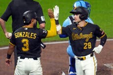 Jonrón de Lowe en la octava da ventaja y Piratas vencen a Reales 6-5