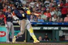Grand slam de Acuña guía a Bravos a triunfo 6-3 y saca a Astros del liderato del Oeste AL