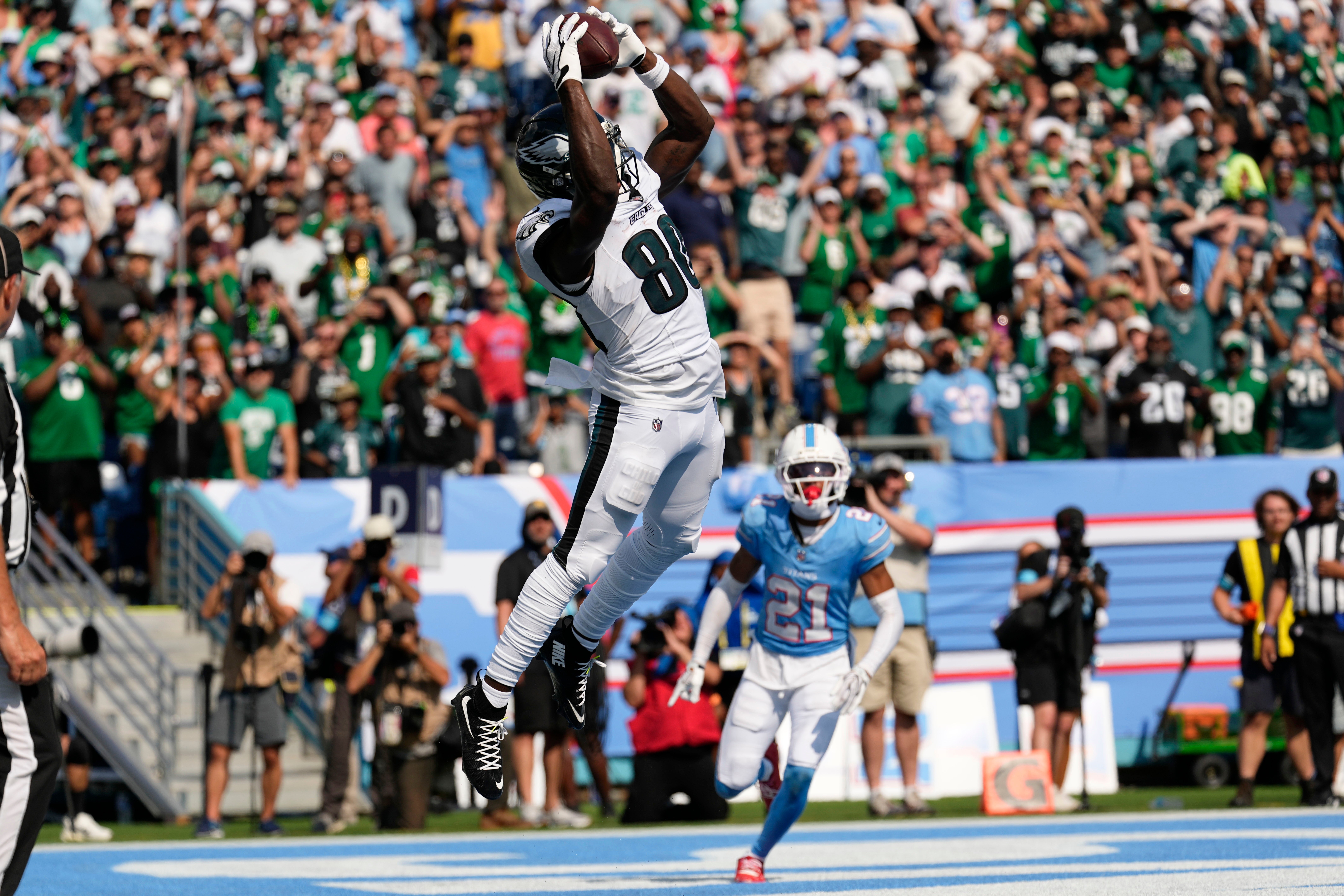 EAGLES-TITANS