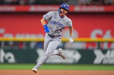 Azulejos evitan la barrida con triunfo 7-2 ante Texas, líder del Oeste de la Americana