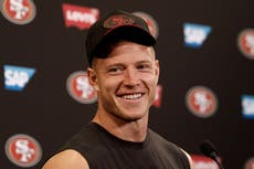 Christian McCaffrey se une a un grupo de élite con su touchdown 100 de carrera