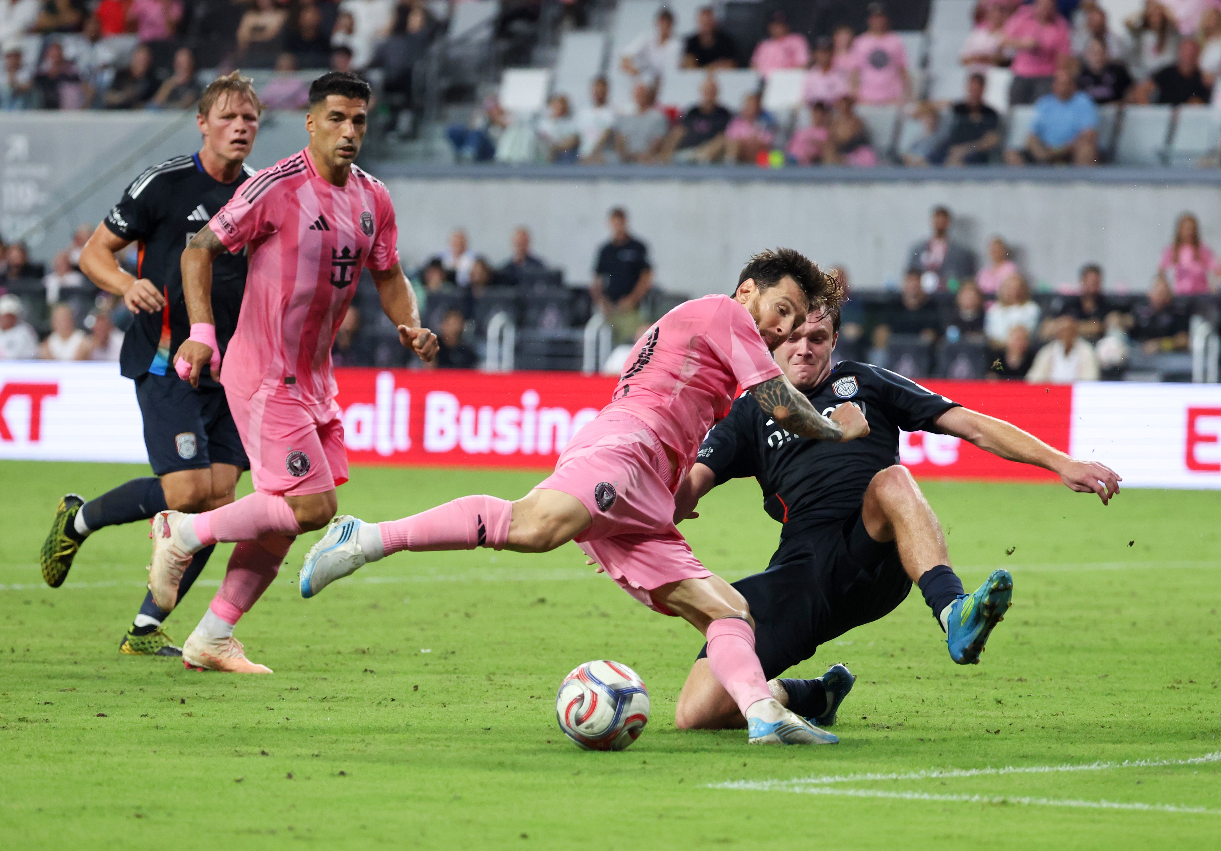 Lionel Messi marca su gol 101 con Inter Miami en empate 2-2 con San Diego