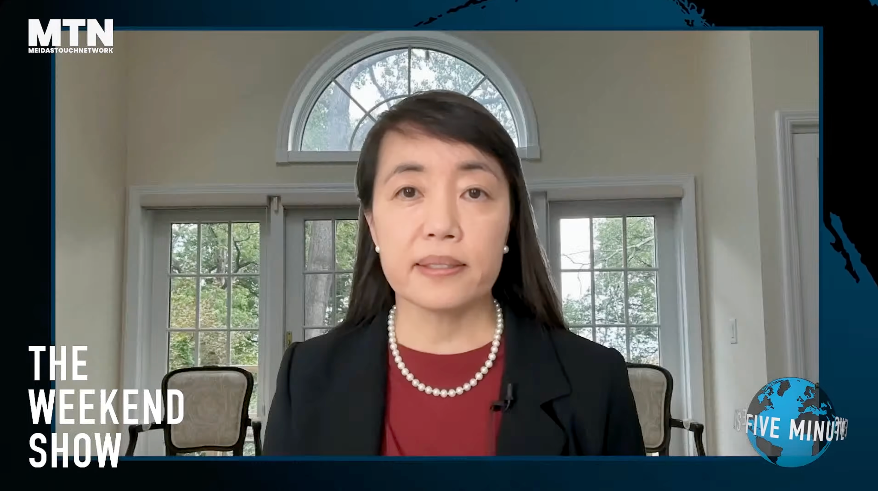 La Dra. Lee también expresó preocupación por las recientes publicaciones de Trump en Truth Social, entre ellas varios memes que parecen mostrarlo preparándose para lanzar armas nucleares