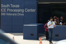 Congresista dice que venezolano baleado por agente del ICE en Texas le indicó que necesita cirugía