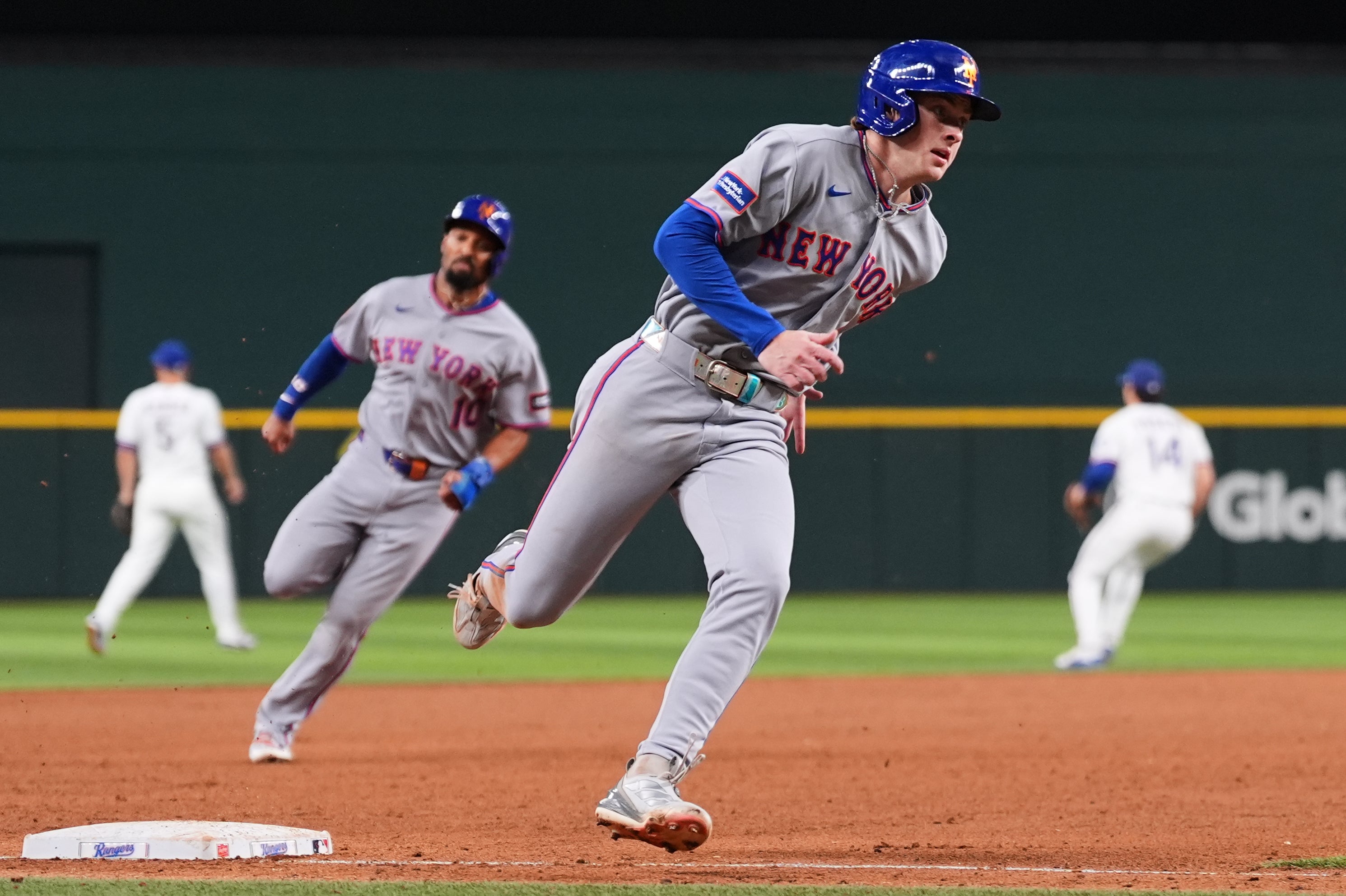 Mets nombran a Derek Falvey como asesor principal de operaciones de béisbol
