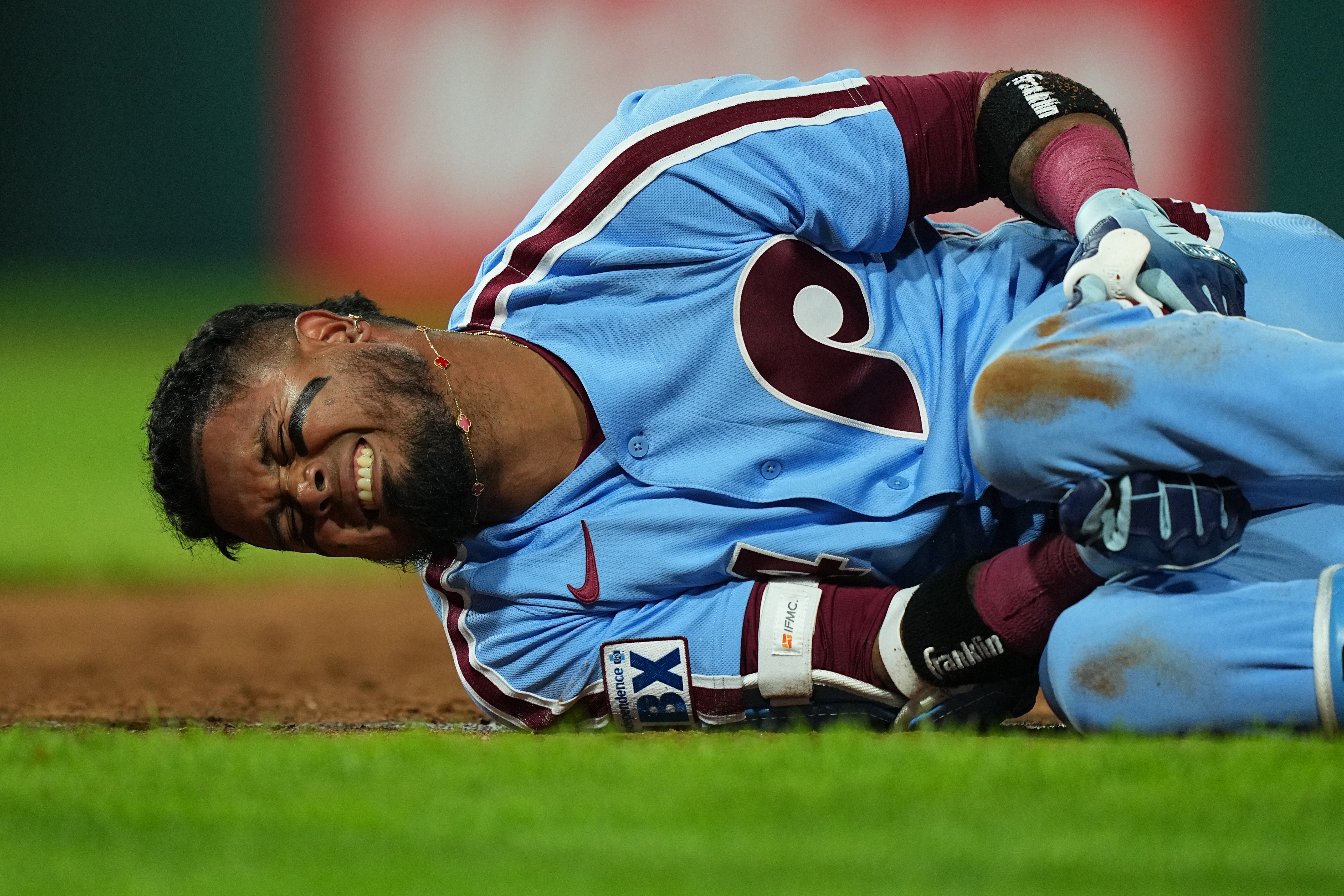 Luis Arraez sufre esguince en el tobillo izquierdo y Filis no logran clasificar aun