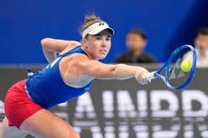 Linda Noskova y Karolina Muchova llevan a Chequia a la final de la Copa Billie Jean King