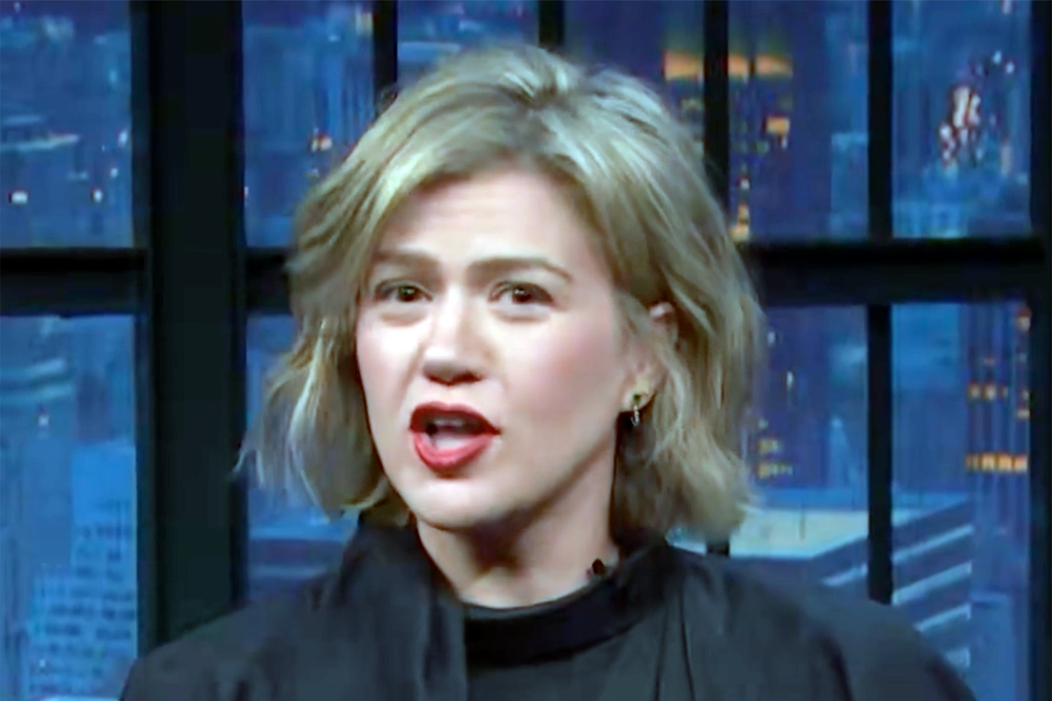 Kelly Clarkson afirma que el personal de la tienda de Nueva York la miró como si no tuviera dinero suficiente