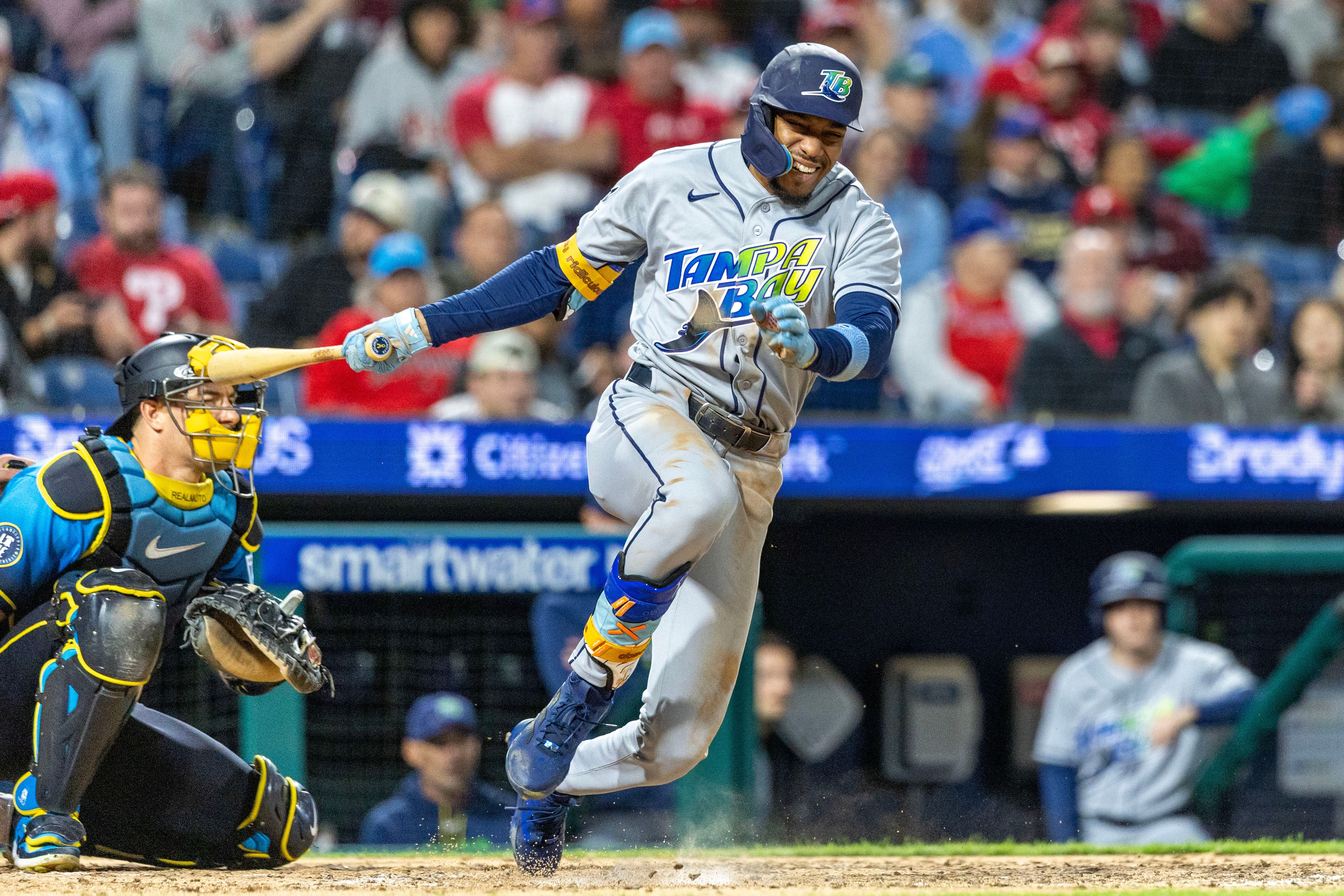 Tampa Bay vence 2-0 a Filadelfia y evita su tercer intento seguido de asegurar comodín