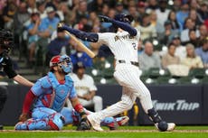 Cerveceros superan 3-2 a Cardenales para llegar a 102 victorias en la temporada