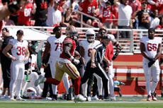 Purdy lanza 4 pases de anotación y guía a los 49ers diezmados a vencer 36-30 a Cardinals