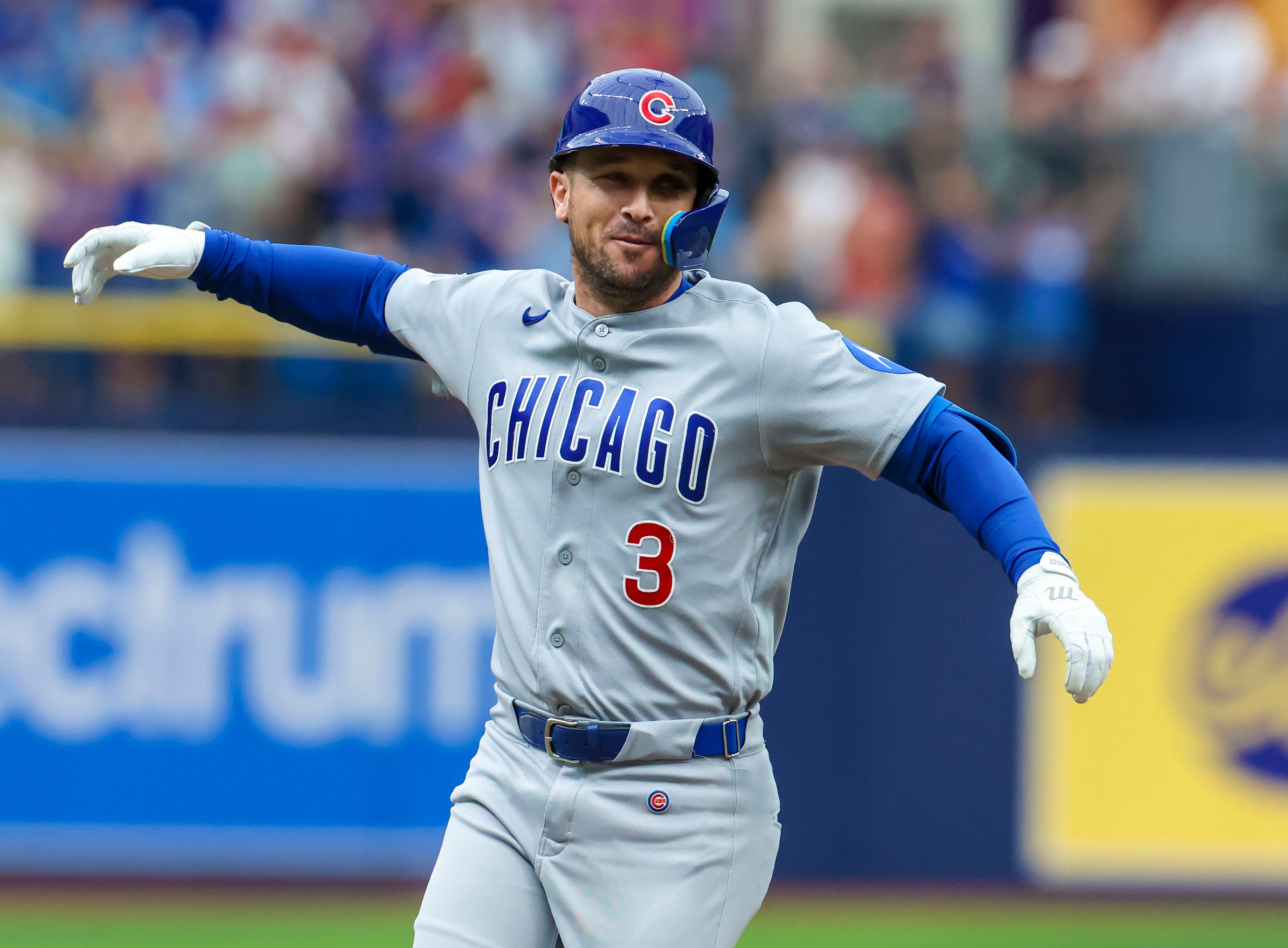El gran día de Alex Bregman al bate impulsa a los Cachorros a vencer 6-2 a los Medias Rojas