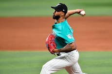Sandy Alcántara logra su tercer salvamento en el triunfo 5-3 de los Marlins