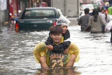 Inundaciones en Bangkok empiezan a ceder tras lluvias torrenciales que afectaron a 700.000 personas