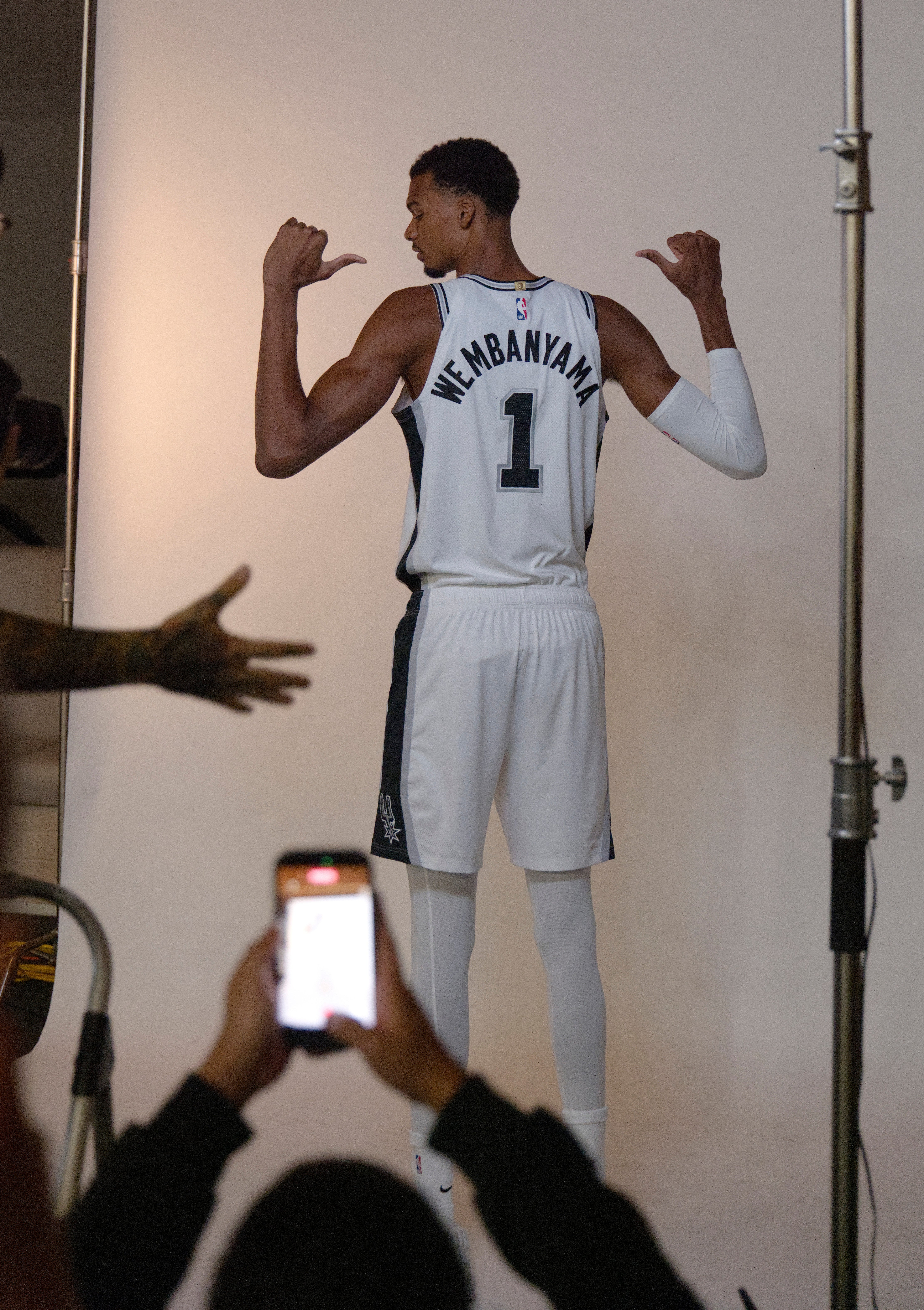 SPURS-DÍA MEDIOS