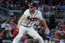Bravos confían en Sale para liderar rotación mermada ante Filis en serie comodín NL