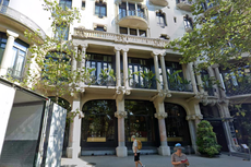 Buscan a un hombre tras el apuñalamiento de un turista en un hotel de Barcelona