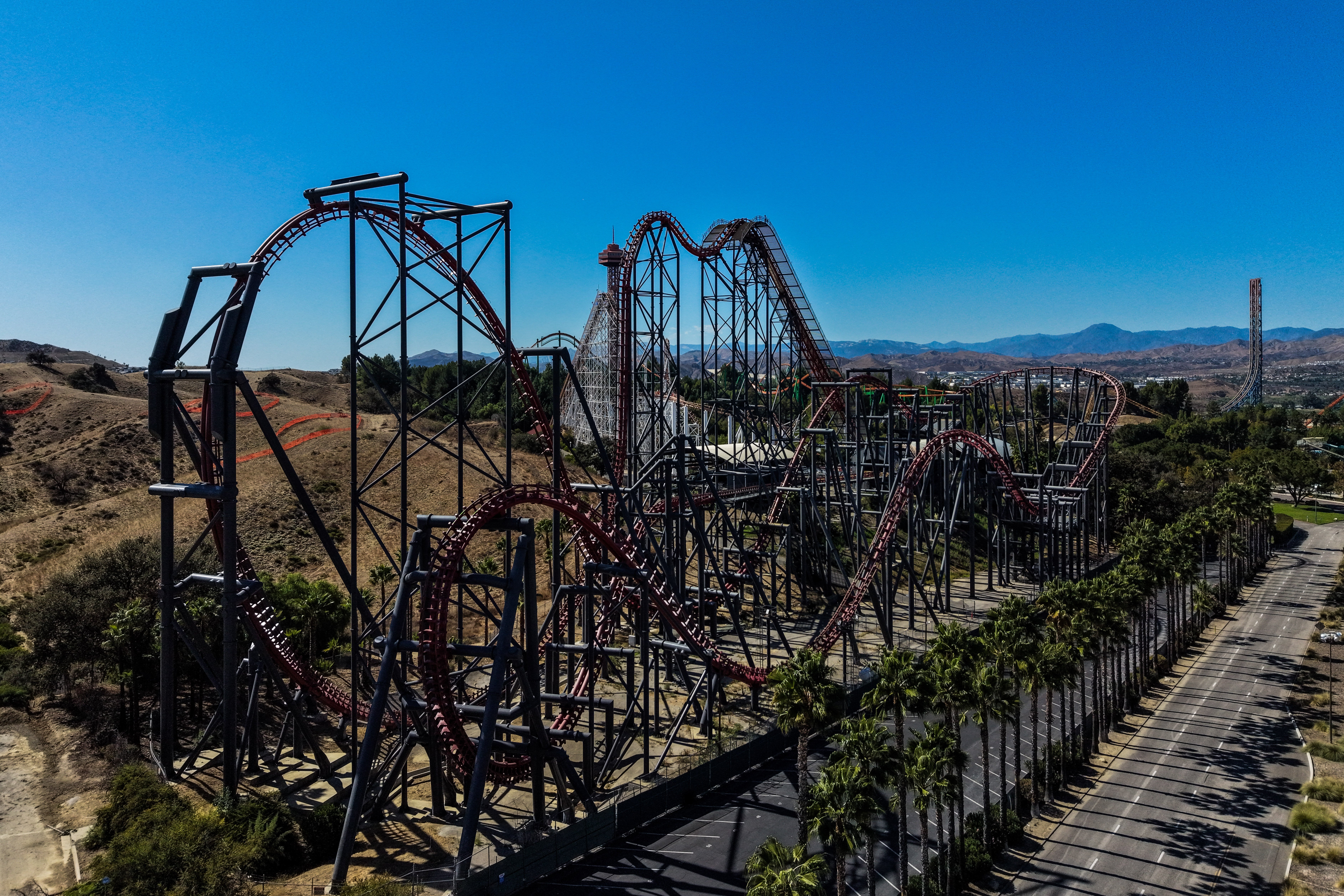 CALIFORNIA-SIX FLAGS-LESIONES CEREBRALES