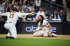 Padres aplastan 8-0 a Cachorros en el inicio de comodines con jonrón de Tatis y joya de King