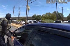 Permanece detenido el venezolano baleado por un agente del ICE en Texas; está acusado de agresión