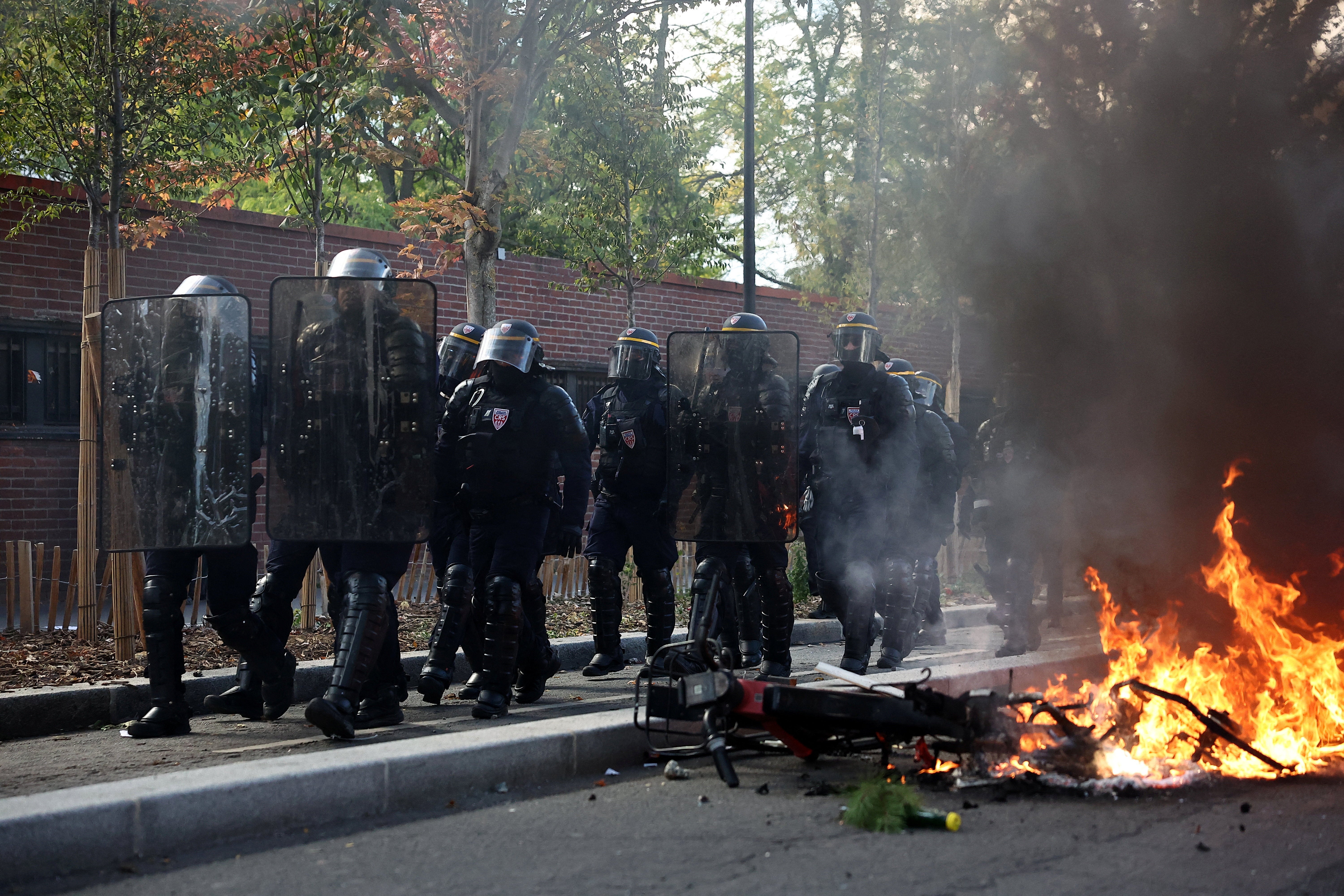 Los disturbios también se produjeron en la comuna de Saint-Denis, cerca de París