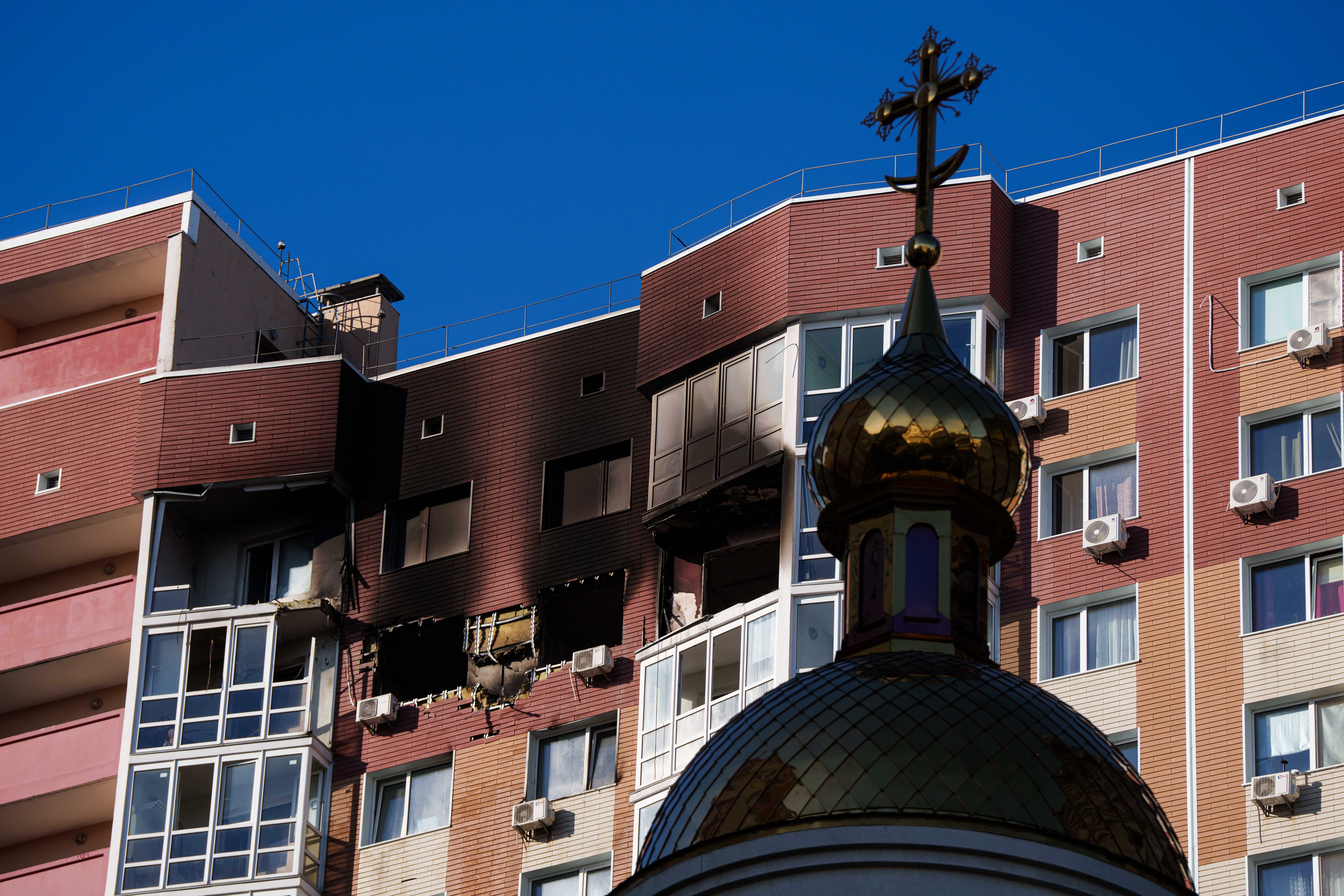 Ataques aéreos rusos paran el tránsito en tres puentes de Kiev en nueva táctica de desestabilización