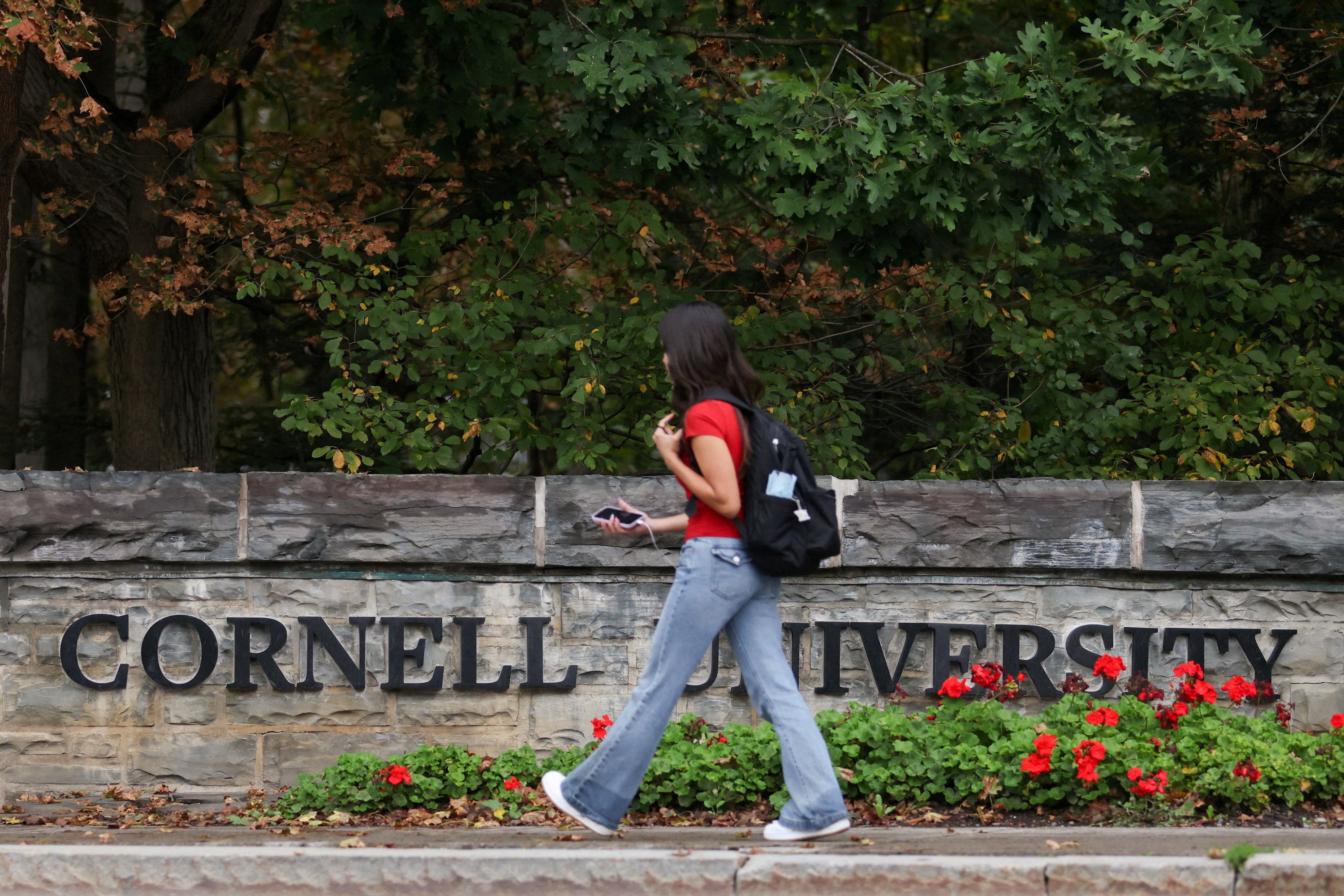 El caso de los “7 de Cornell” ha reavivado los llamados para que las universidades restrinjan o suspendan las actividades de las fraternidades
