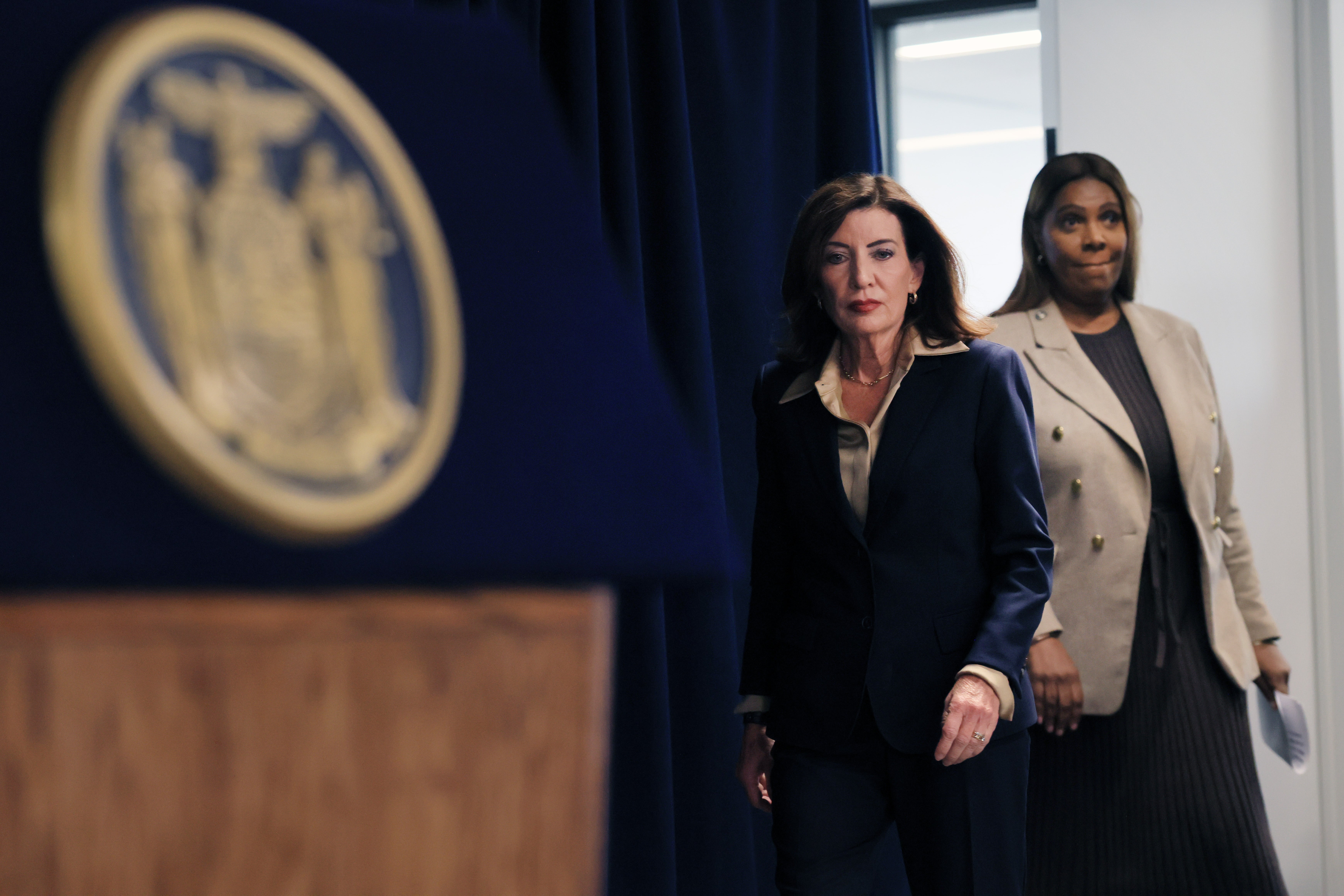 Se dieron a conocer las transcripciones y los documentos de la investigación del Título IX del campus sobre el incidente, al tiempo que las autoridades de Nueva York inician una nueva investigación penal sobre las denuncias de 2024