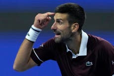 "Qué partido": Djokovic remonta, vence al local Bu y avanza a cuartos del Abierto de China