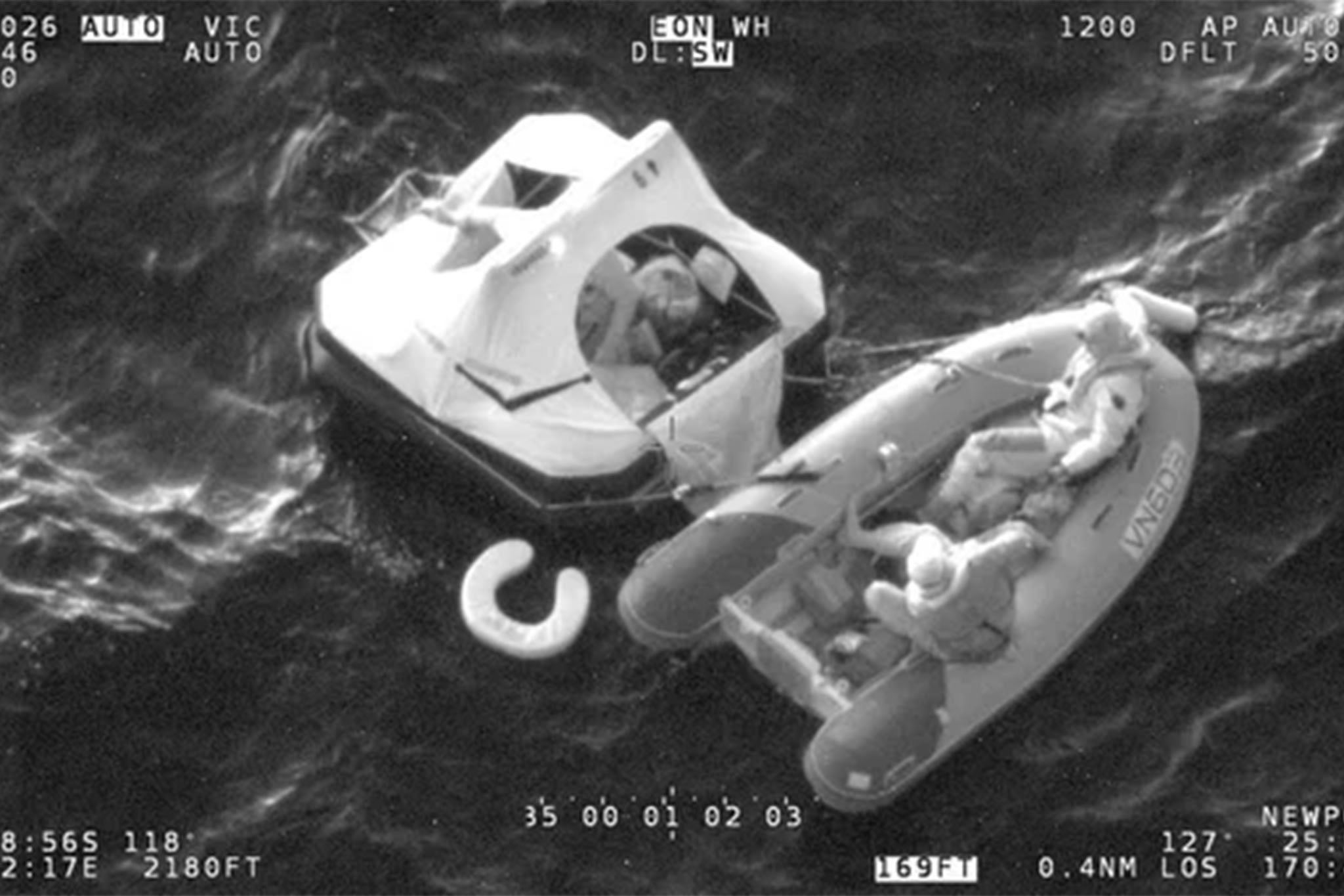 La tripulación del Tai Tam fue rescatada a las 6 a. m. de la mañana del domingo por un buque portacontenedores que se encontraba cerca, unas 18 horas después del encuentro con la ballena