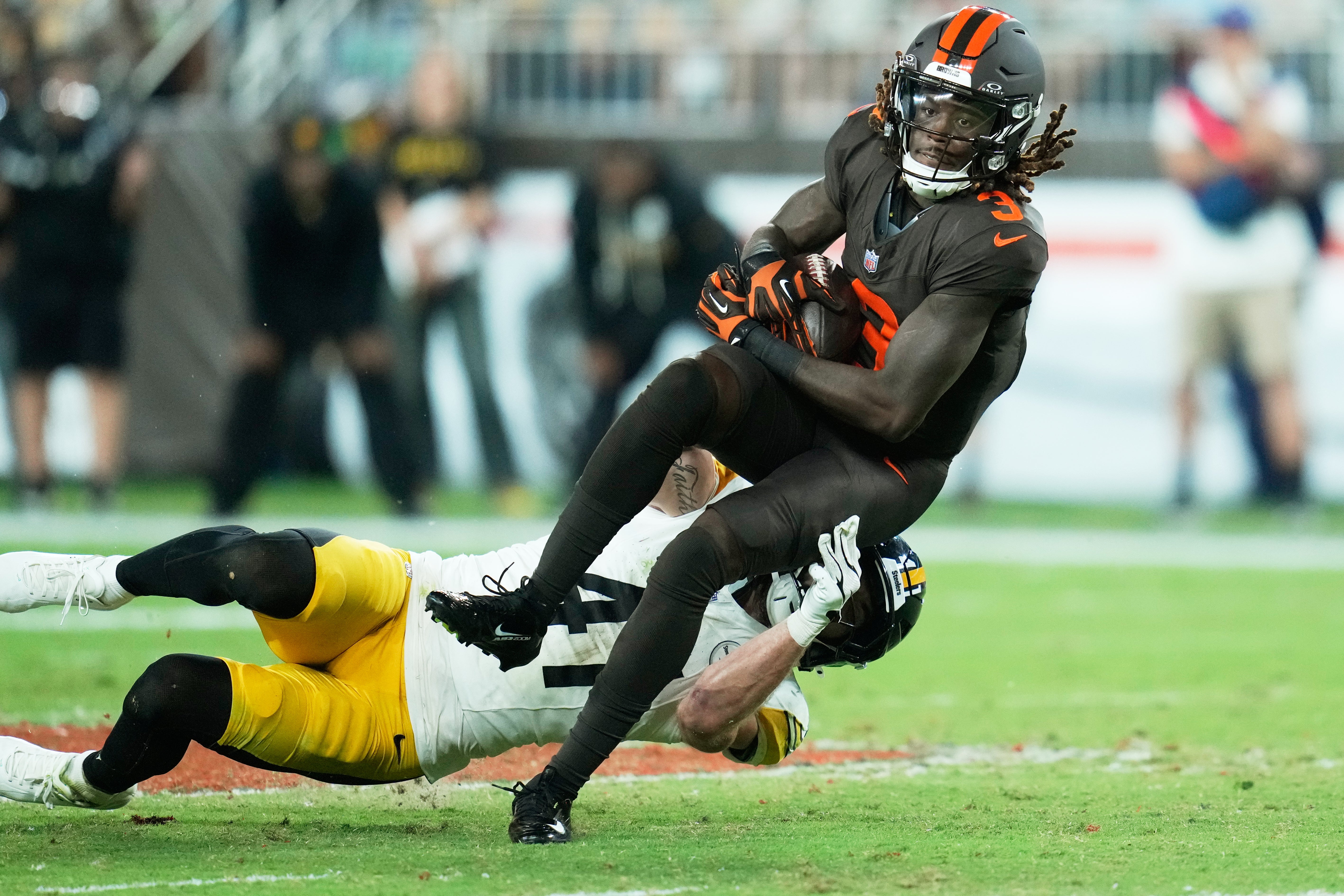 La decisión de no pagarle a Joey Porter Jr. y cederlo a Dallas podría costarle caro a Pittsburgh
