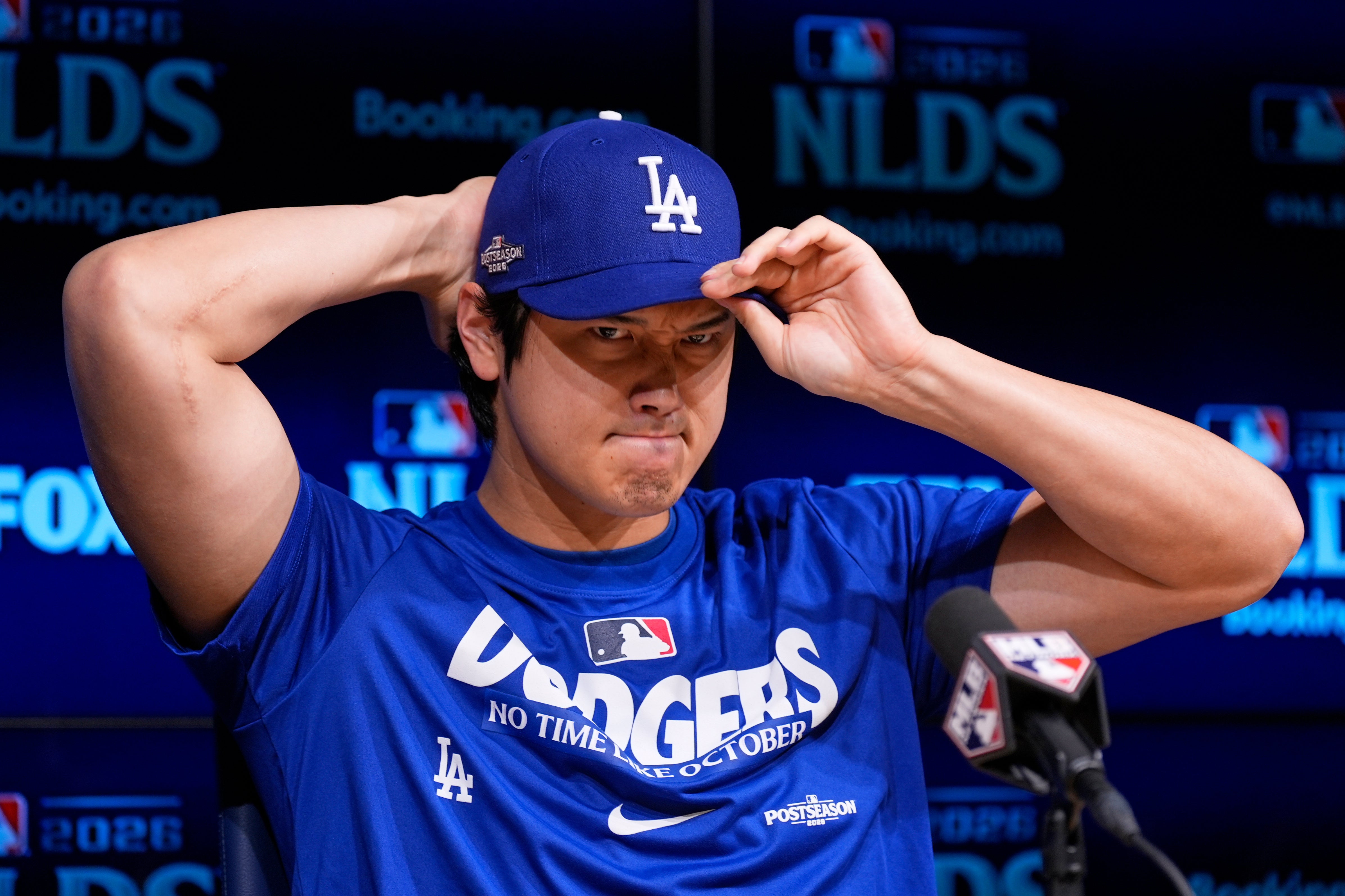 Lesiones de Ohtani persisten en la postemporada y ni él conoce la causa