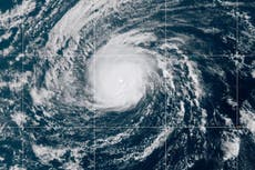 Nolo se convierte en huracán de categoría 3 lejos de las costas del océano Pacífico