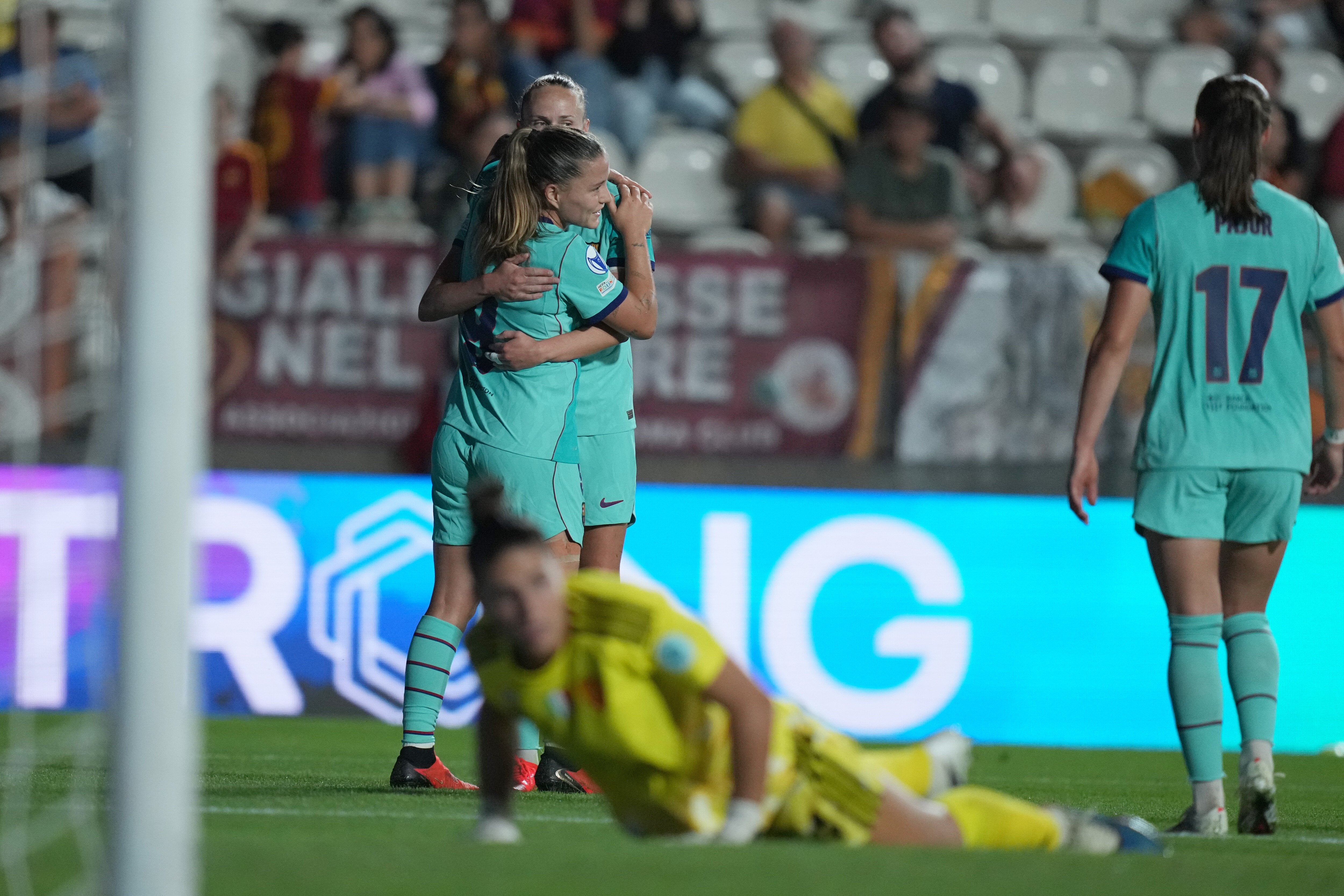 Barcelona golea 7-0 al Real Madrid en el clásico femenino con récord de público en el Camp Nou