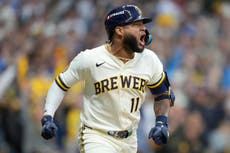 Sencillo de 2 carreras de Chourio en la 9na con 2 outs da a Cerveceros ventaja 2-0 ante Padres