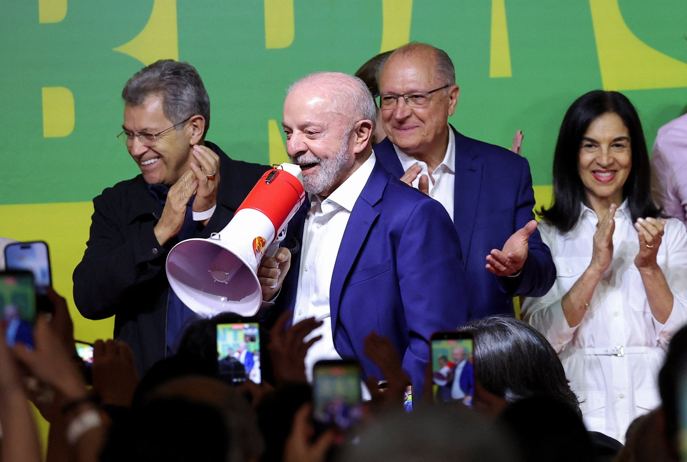 El presidente de Brasil y candidato a la reelección por el Partido de los Trabajadores (PT), Luiz Inácio Lula da Silva, habla después de que la autoridad electoral del país anunciara que Flavio Bolsonaro se enfrentará a Lula en la segunda vuelta de las elecciones presidenciales en São Paulo, Brasil, el 4 de octubre de 2026